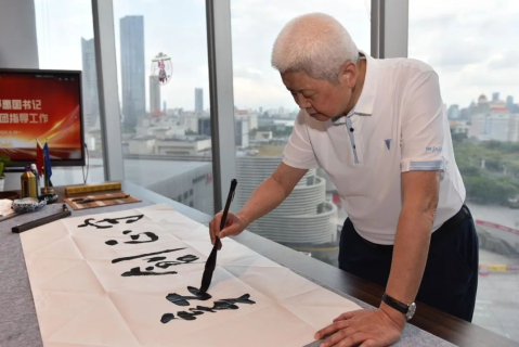 原江西省委书记舒惠国莅临建奇集团视察指导工作